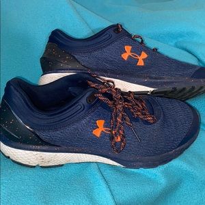 Men’s Under Armor Athletic Shoes size 10